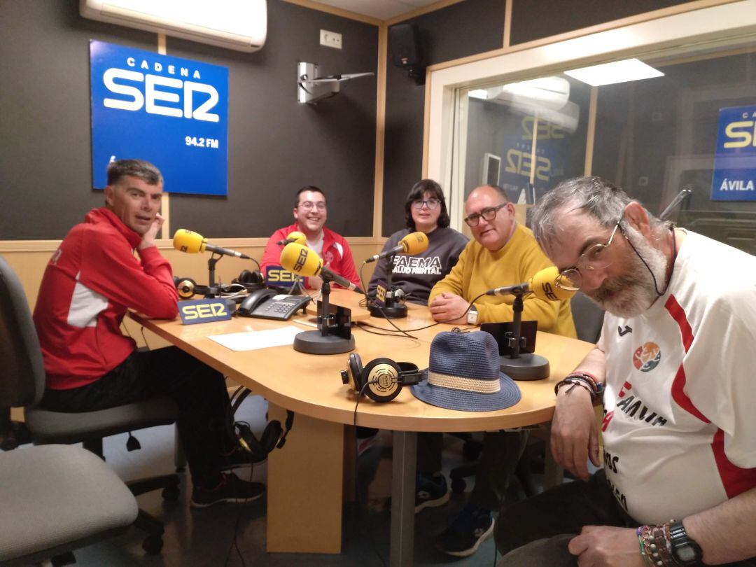 Kike, Sergio, Ángela, Jesús y Jesús del Caso (De Izq. a Der.)