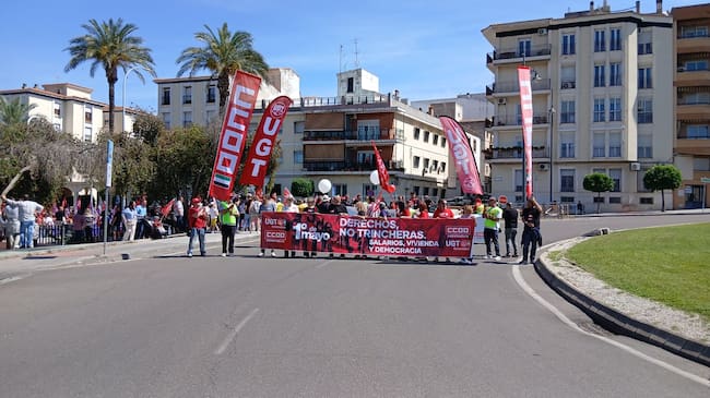 Cabecera de la manifestación del 1 de Mayo en Mérida.