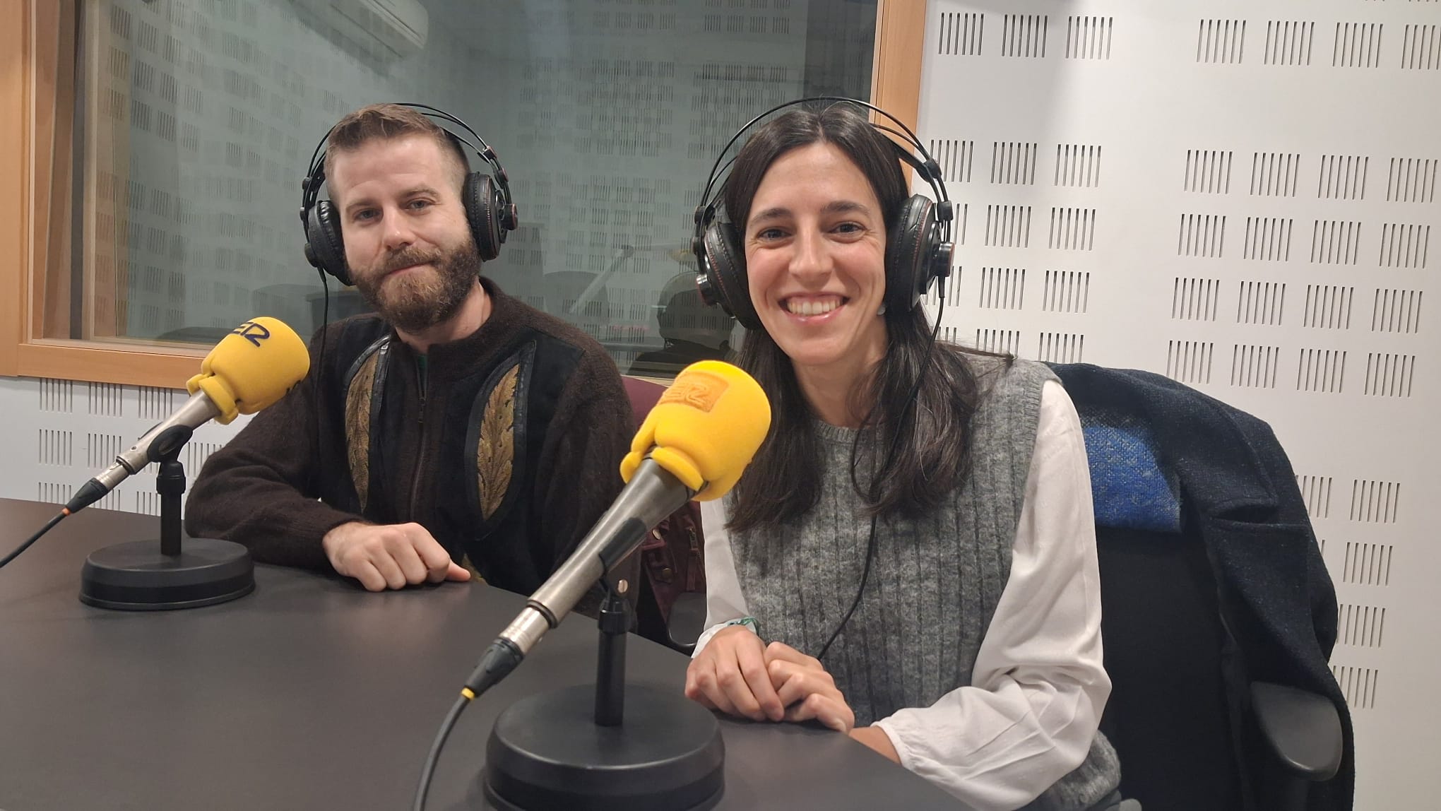Marina Cruz y José Ángel Quintana, miembros de la orquesta 'Profes por la pública'