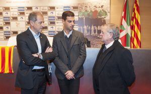04/12/14 Presentacion Euskadi Cataluña en San Mames Gerard Etxarri Amorrortu Balenciaga Aduriz e Iraola con los presidentes de las federaciones