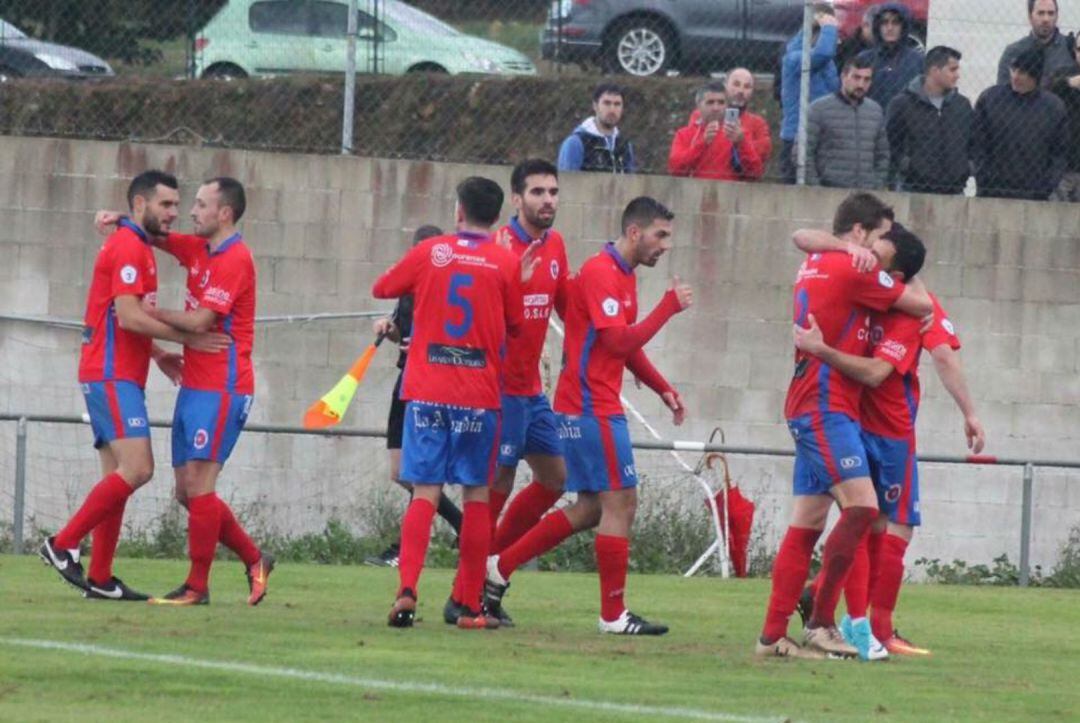 Hasta la fecha imparable la marcha en la liga de la Unión Deportiva Ourense, equipo invicto en esta tercera división.