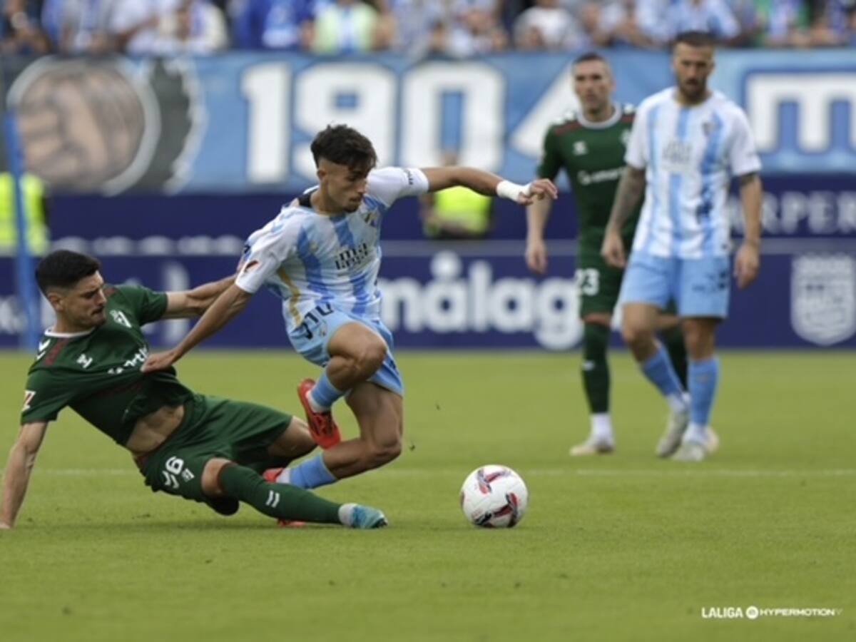 El Málaga vuelve a ganar con un gol de David Larrubia ante el Eibar (1-0)