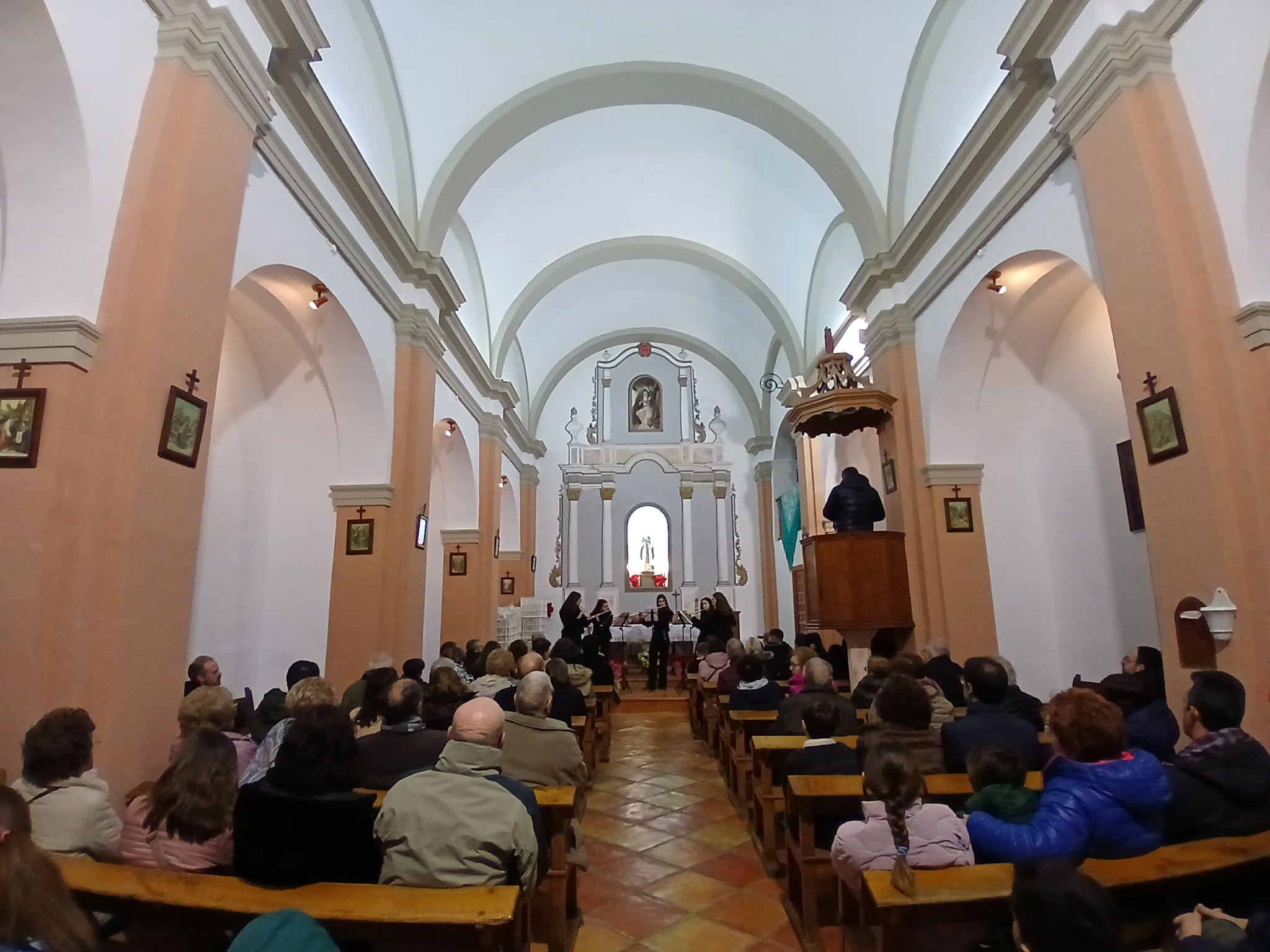 Interior de la iglesia