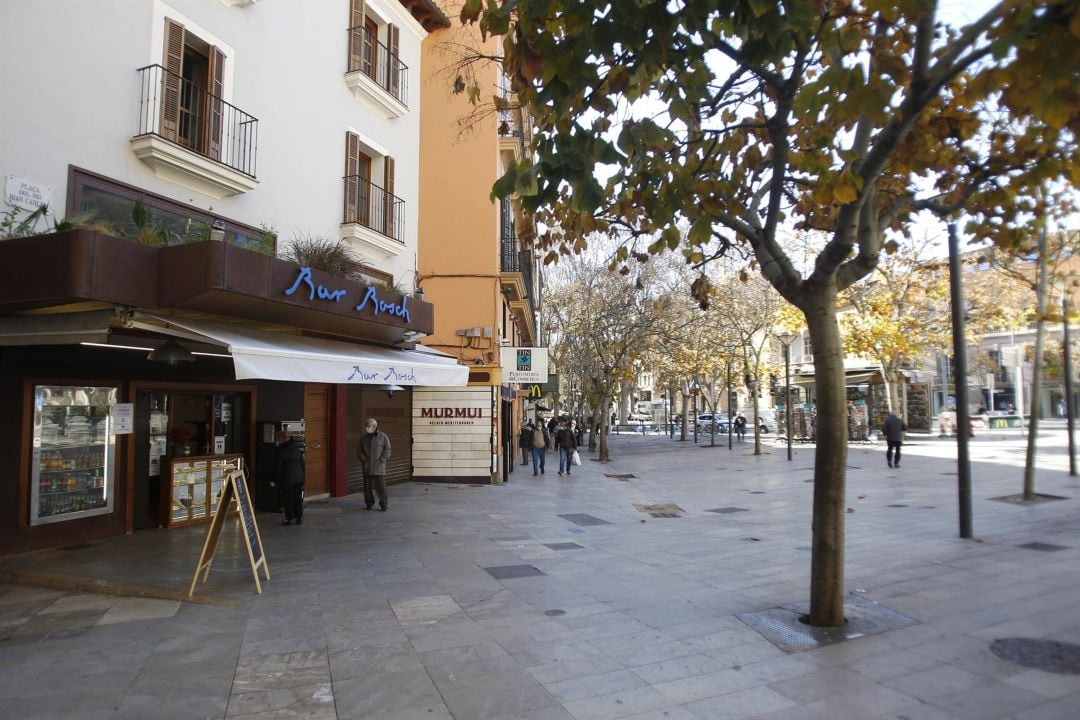 Bares cerrados en el centro de Palma con las restricciones que se aplicaron en enero en Mallorca