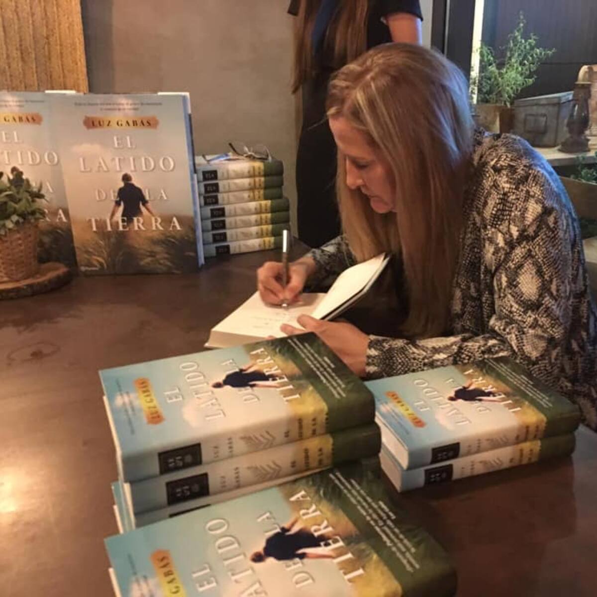 La nueva novela de Luz Gabás sale a la venta este martes