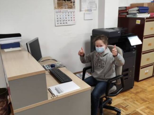 Ana González en su puesto de trabajo