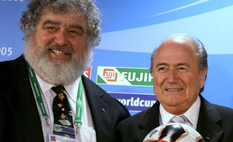 Chuck Blazer, junto a Joseph Blatter.