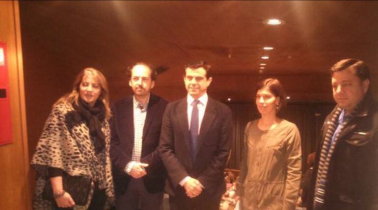 Foto de familia antes de comenzar el acto 