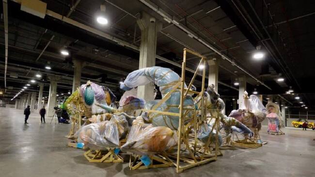 Piezas de las fallas de 2020 guardadas en Feria Valencia