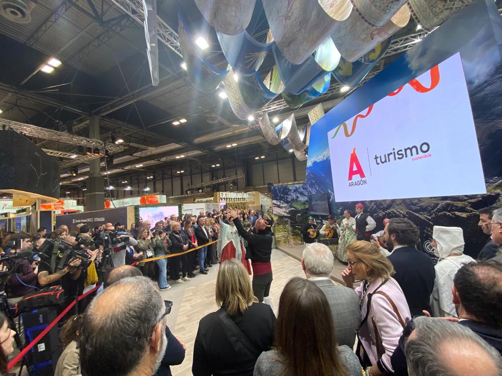 Actuación de la jota en Fitur