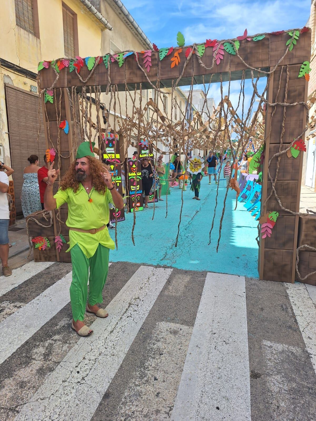 Calle decorada en Tavernes de la Valldigna.