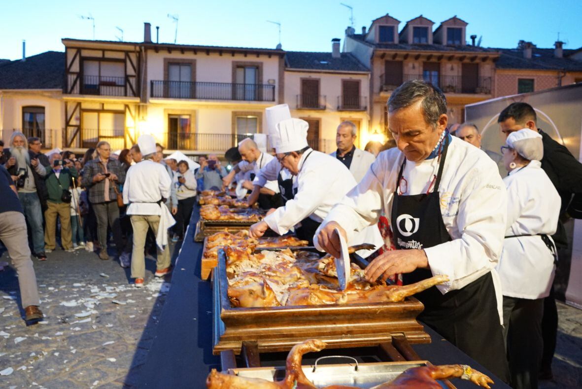 Mil raciones de cochinillo en el primer evento gastro-km0 celebrado en Turégano