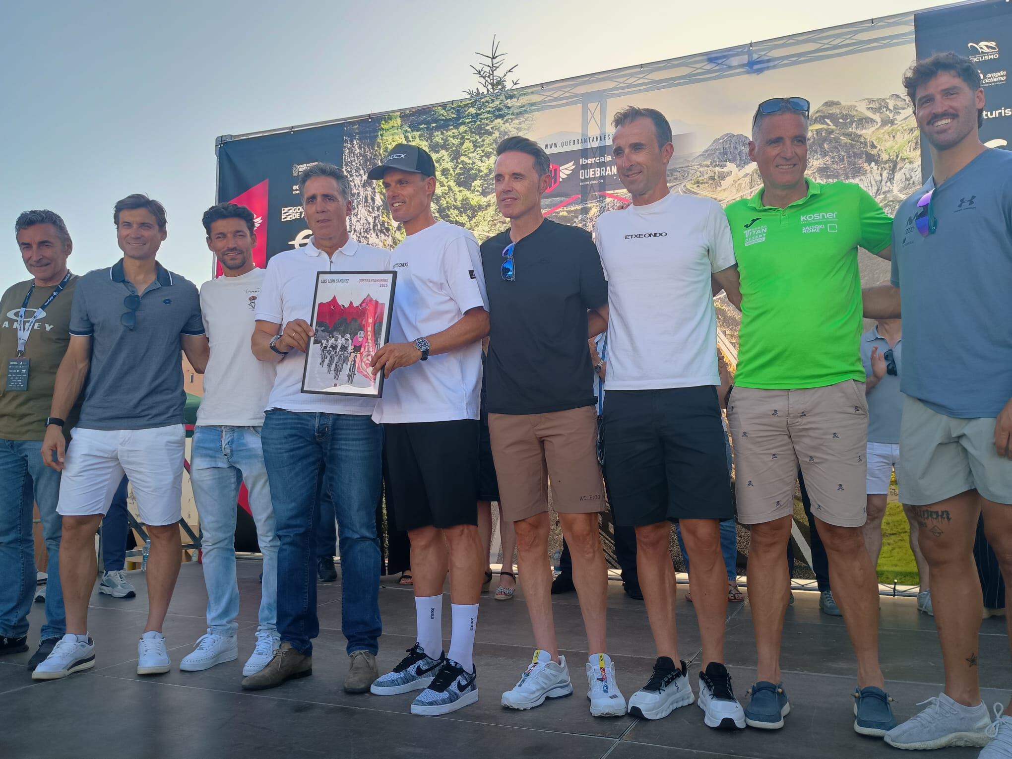 Homenaje al ciclista Luis Sánchez León