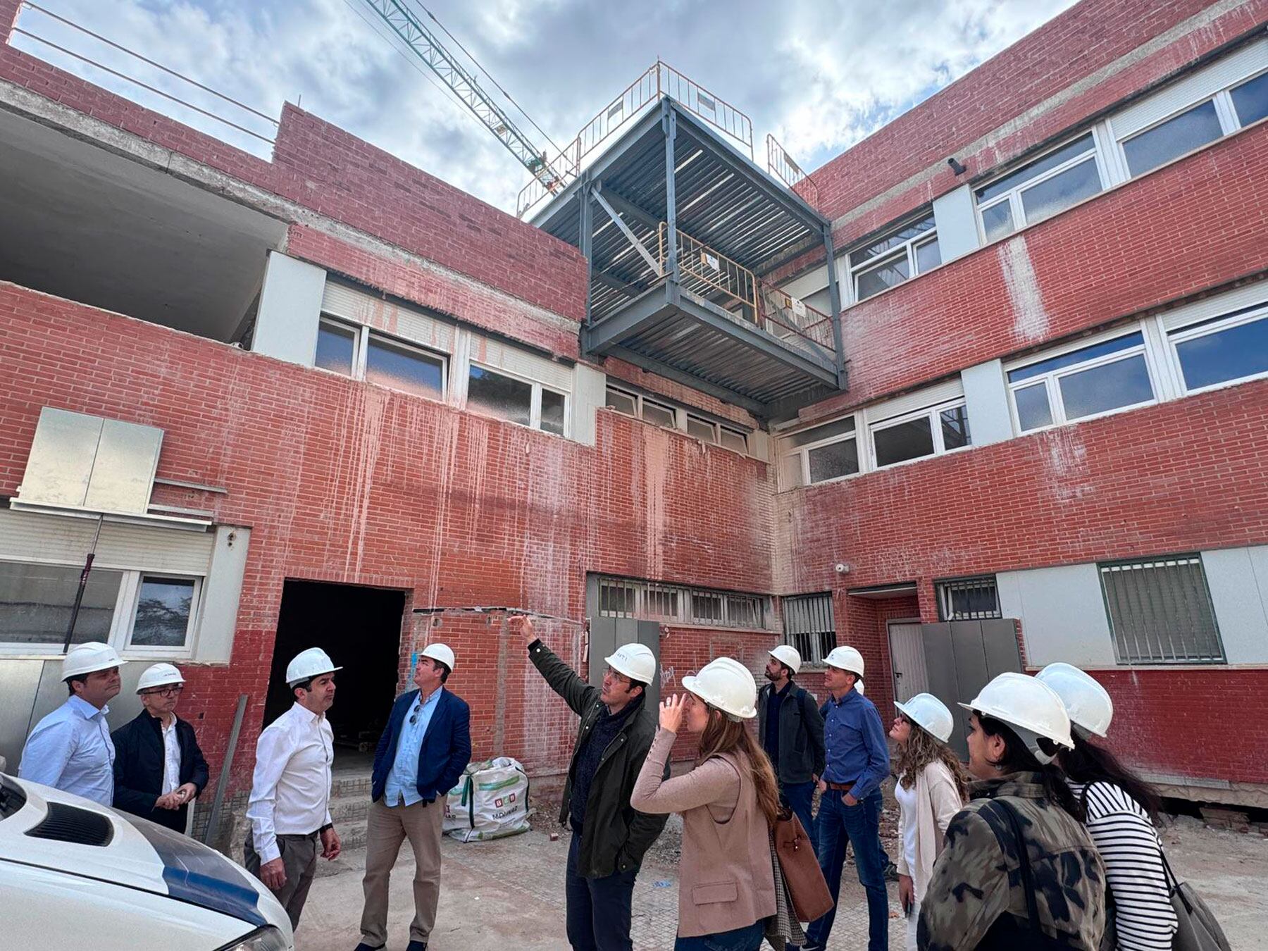 Imagen de la visita a las obras que se están llevando a cabo en el instituto Andreu Sempere