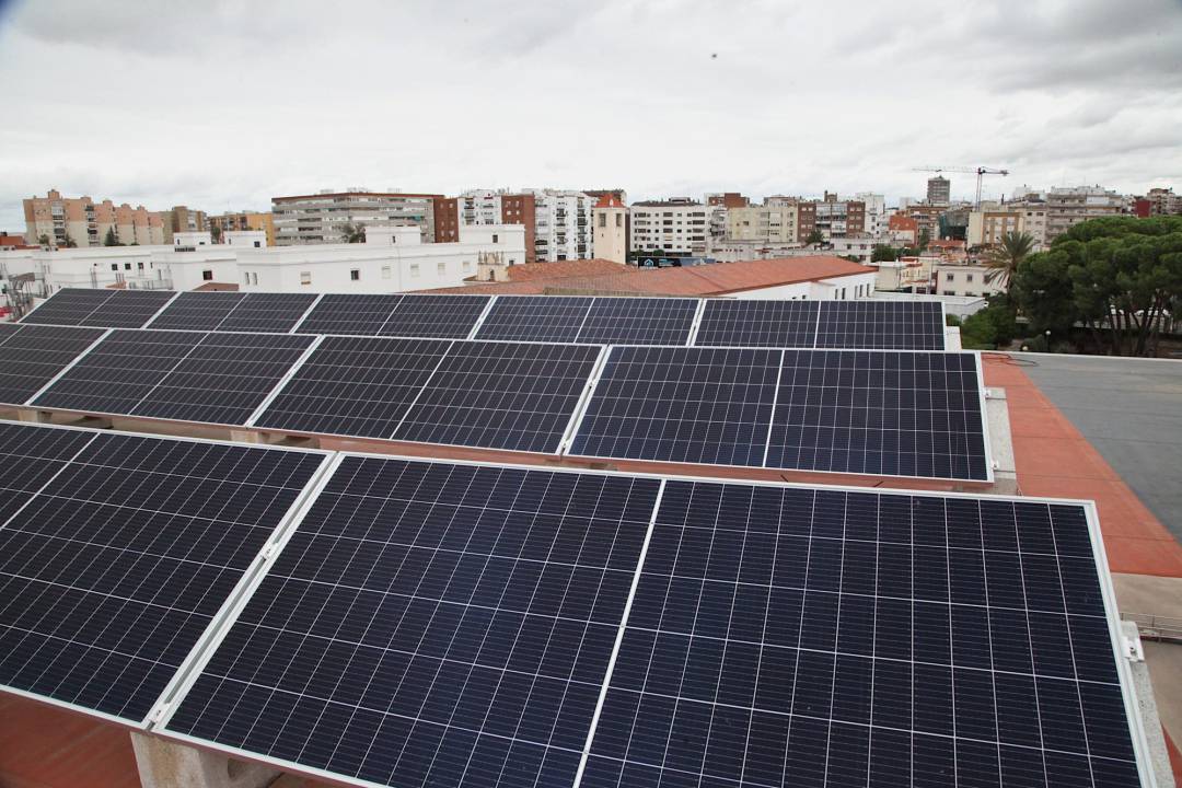 TEK San Fidel, la comunidad energética, contará con 200 placas solares que permitirán a 150 hogares y comercios del entorno consumir energía de km 0.