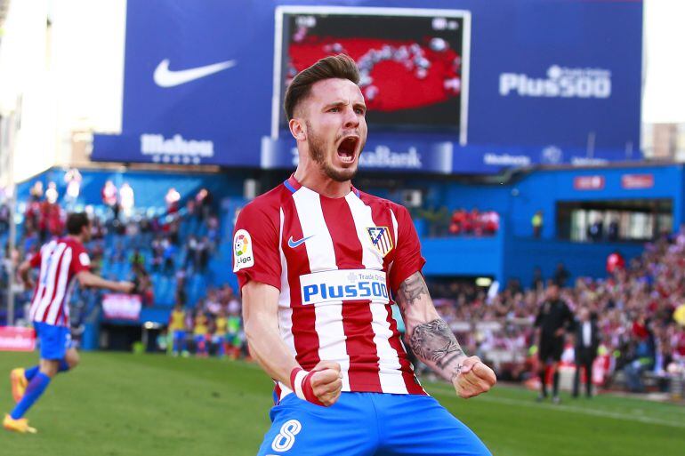 Saúl celebra un gol con el Atlético en el Calderón