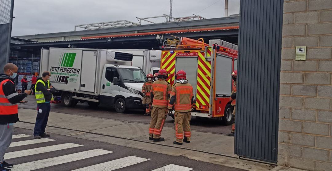 Los bomberos en el lugar del accidente