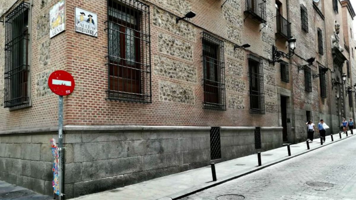 Siete años de cárcel para un taxista de Madrid que violó a una clienta dormida