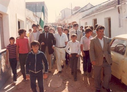 Anguita visita el barrio del Zumbacón. Archivo Municipal de Córdoba