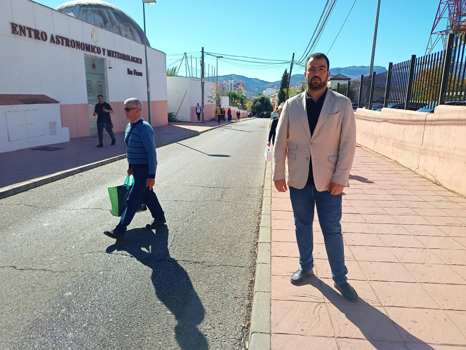 Alberto Serrano, concejal de Tráfico en Ronda en calle Dolores Ibárruri