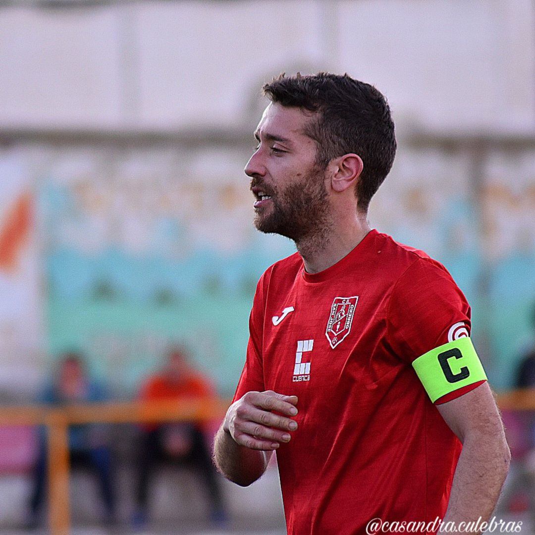Javier Semprún, con el brazalete de capitán del San José Obrero 