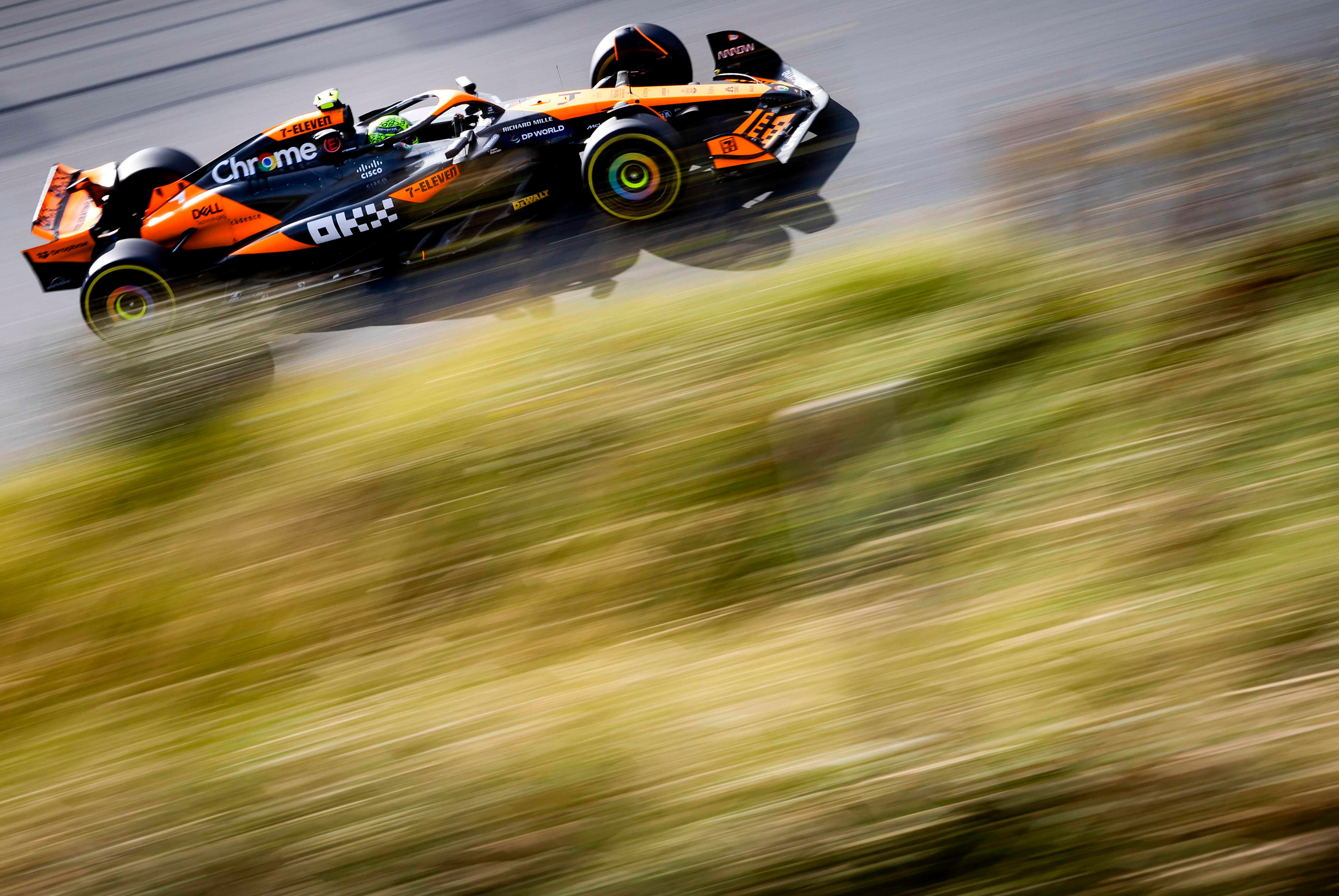 Zandvoort (Netherlands), 23/08/2024.- McLaren driver Lando Norris of Briatin in action during the second free practice session for the Formula One Dutch Grand Prix at the Circuit Zandvoort, in Zandvoort, Netherlands, 23 August 2024. The Formula 1 Dutch Grand Prix is held on 25 August 2024. (Fórmula Uno, Países Bajos; Holanda) EFE/EPA/Sem van der Wal
