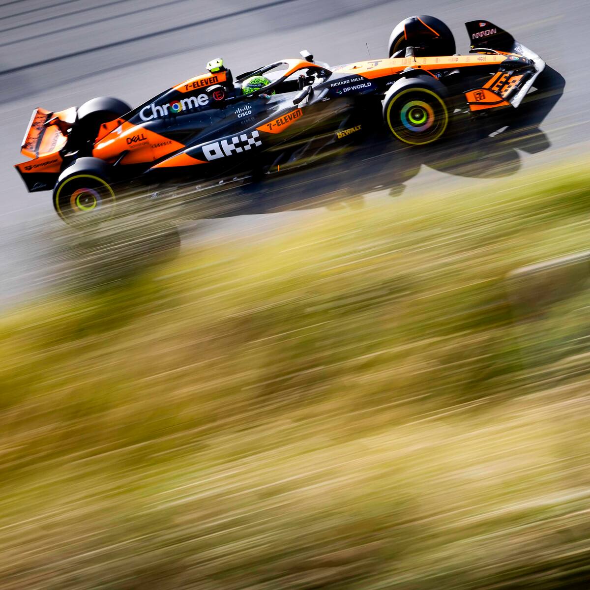 Norris asalta el feudo de Verstappen en el último suspiro y amarra la 'pole' en el GP de Países Bajos