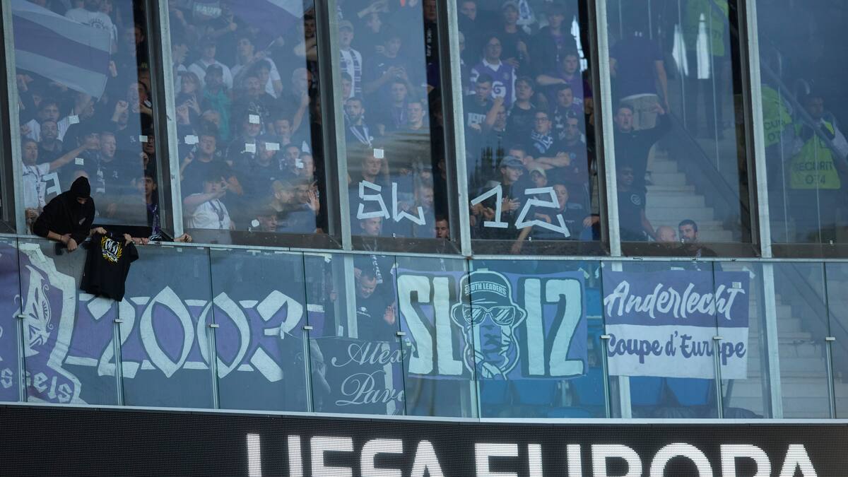 Un aficionado de la Real Sociedad, testigo del infierno ultra en Anoeta: "Había niños llorando y gente a la que le caían trozos de sillas en la cabeza"