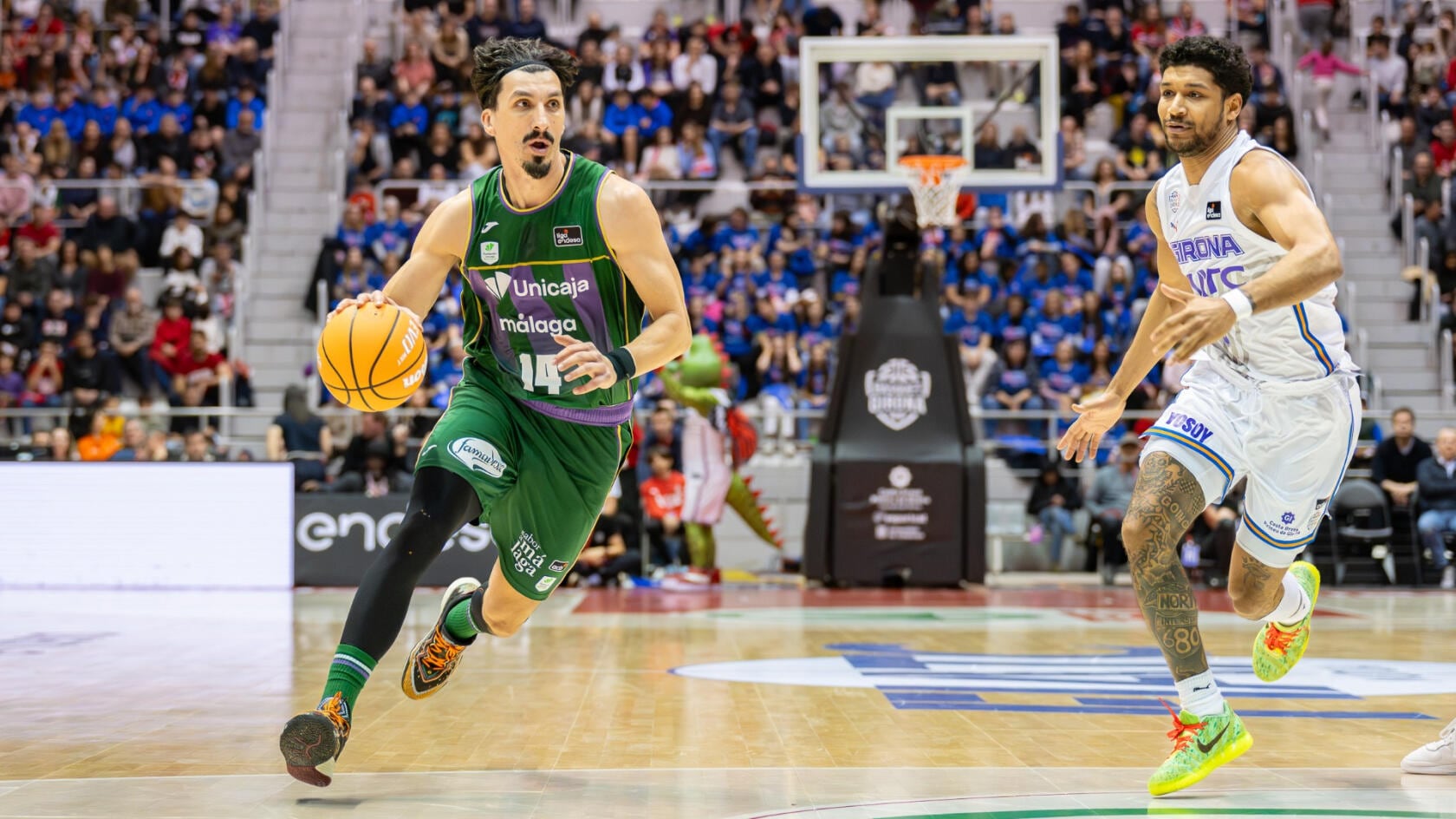 El alero del Unicaja Nihad Djedovic, en una acción del partido ante el Bàsquet Girona