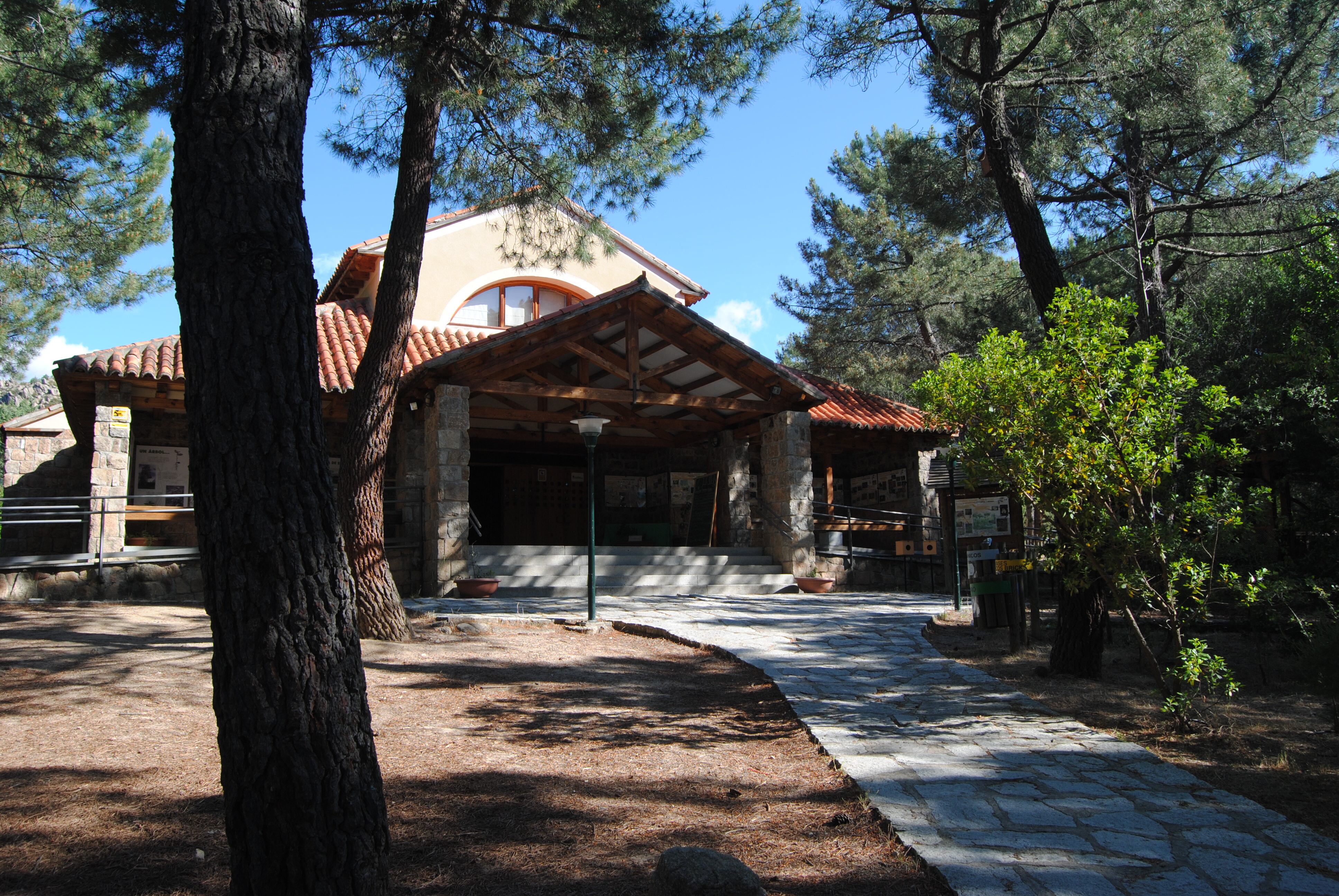 Centro de Visitantes de la Pedriza en el Parque Nacional de la Sierra de Guadarrama