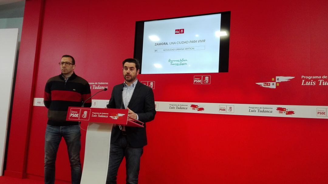 Iñaki Gómez y Antidio Fagúndez durante la rueda de prensa de presentación del proyecto municipal del PSOE