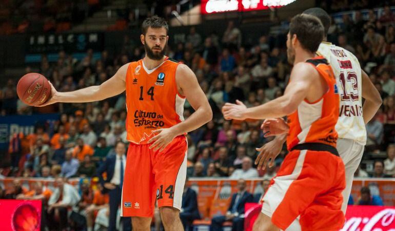 Valencia y Laboral Kutxa se cruzan en la Fuente de San Luis.