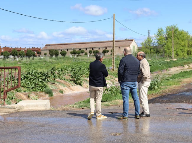El vicepresidente de la MAS, Juan Carlos Martín, junto con el alcalde de Yunquera, Lucas Castillo