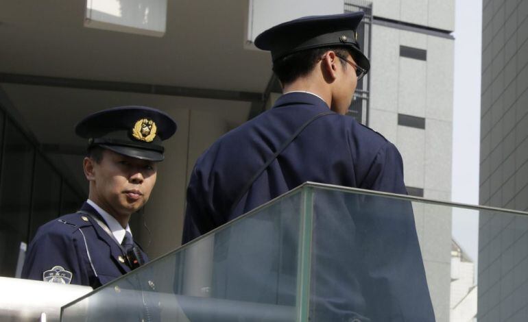 Policías japoneses. 