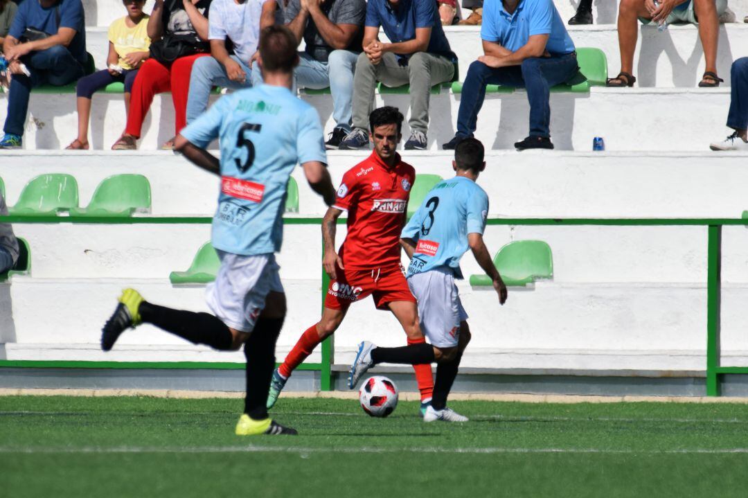 Antonio Bello durante el partido en Lebrija