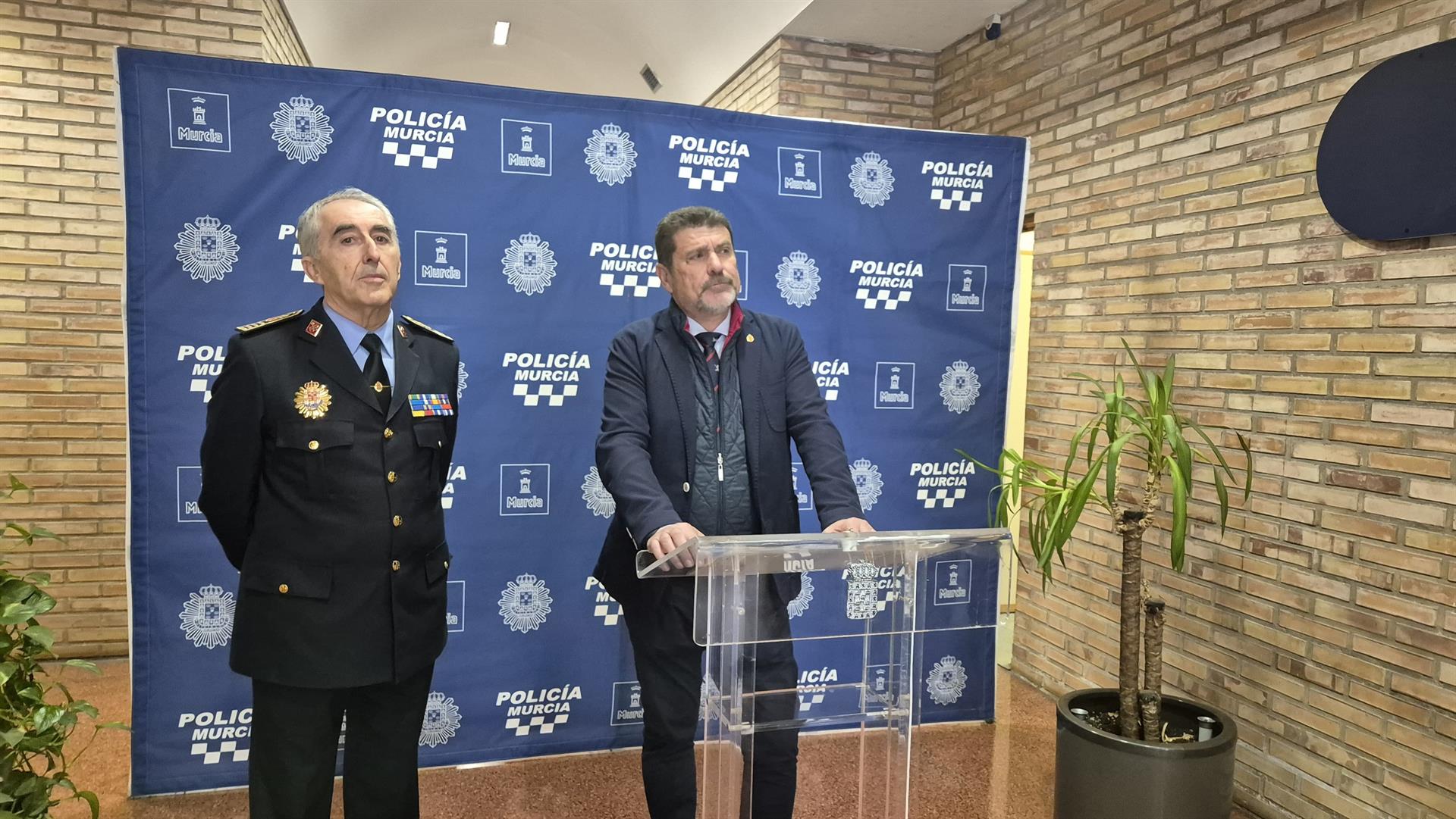 El concejal Fulgencio Perona anuncia el refuerzo en Policía Local