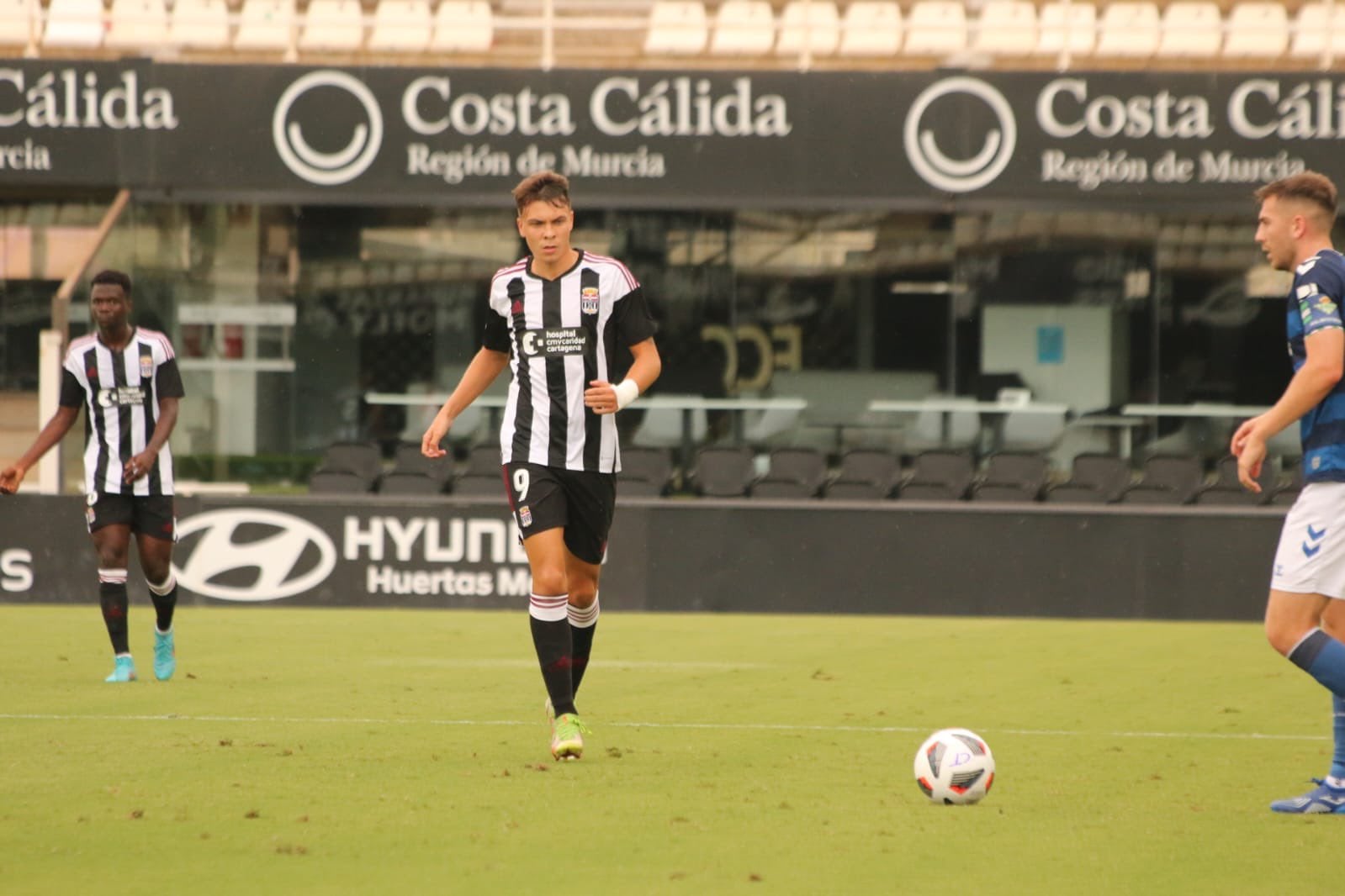 Foto del partido entre el FC Cartagena &#039;B&#039; y Betis Deportivo