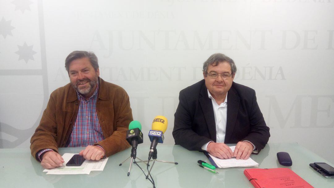 El concejal de Hacienda, Paco Roselló (d), y el vicealcalde, Rafa Carrió (i).
