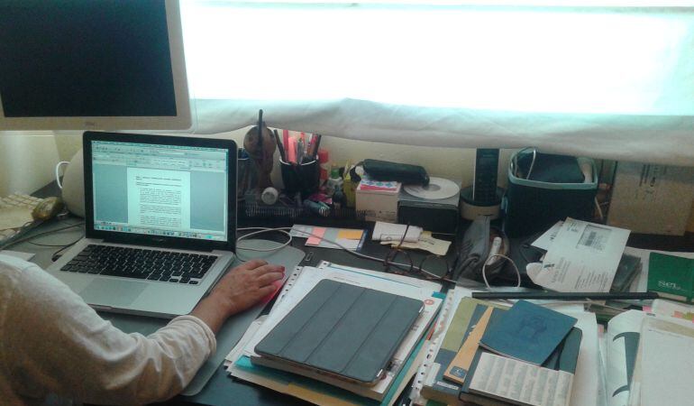 Montse, fotografiada en su casa