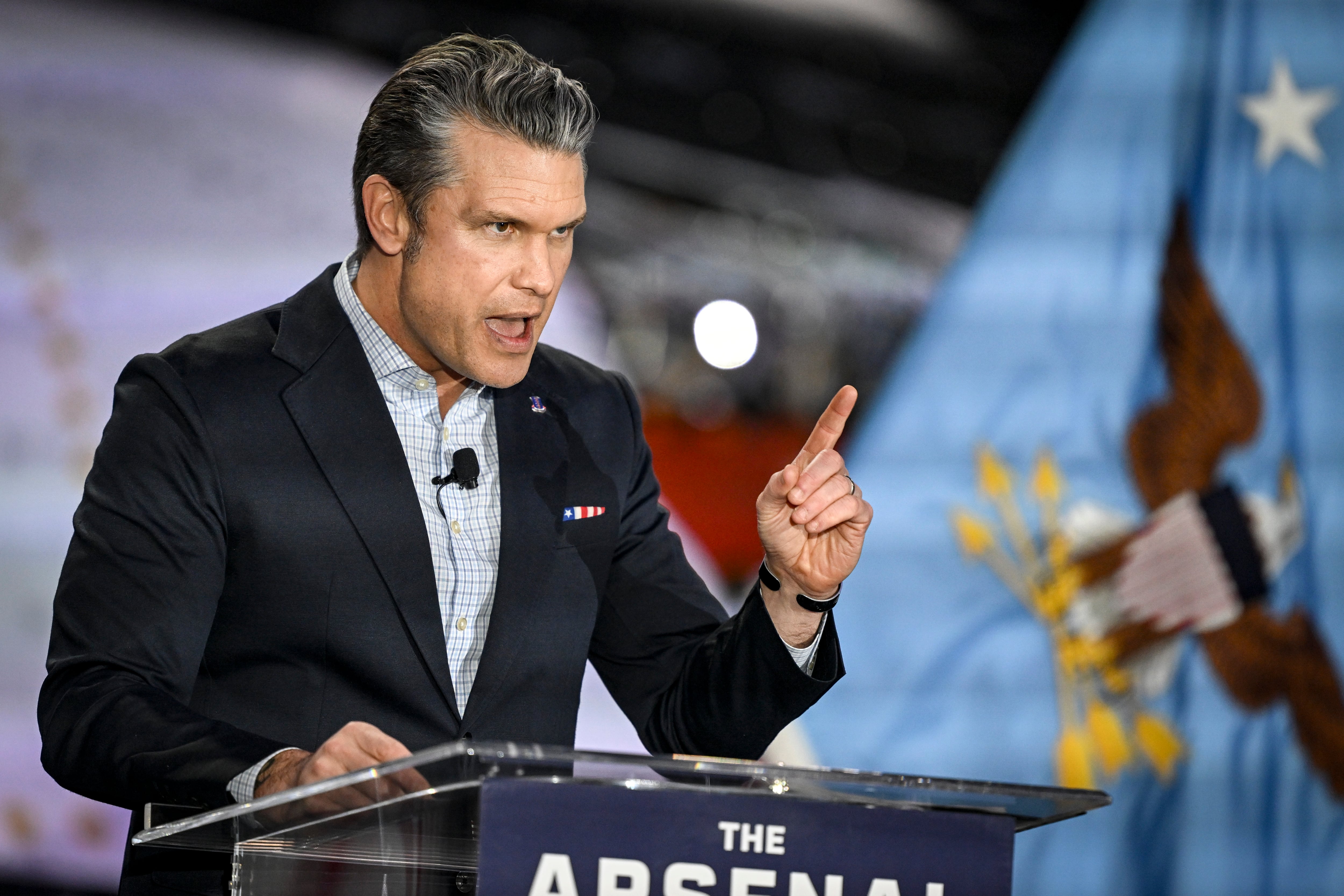 EEUU intensifica su ofensiva sobre Irán y avisa de que el escenario posterior a la guerra obedecerá a sus intereses