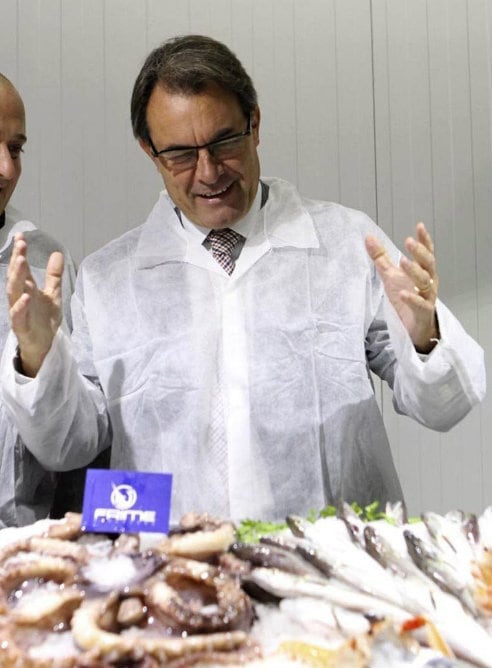 El presidente de la generalitat ha inaugurado este sábado las nuevas instalaciones una empresa dedicada al comercio del pescado