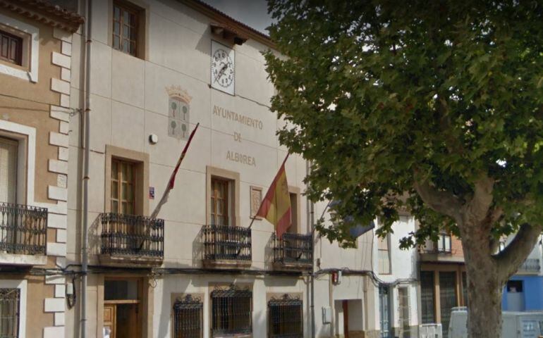 El Ayuntamiento de Alborea celebra este lunes pleno extraordinario por la muerte de la joven pareja