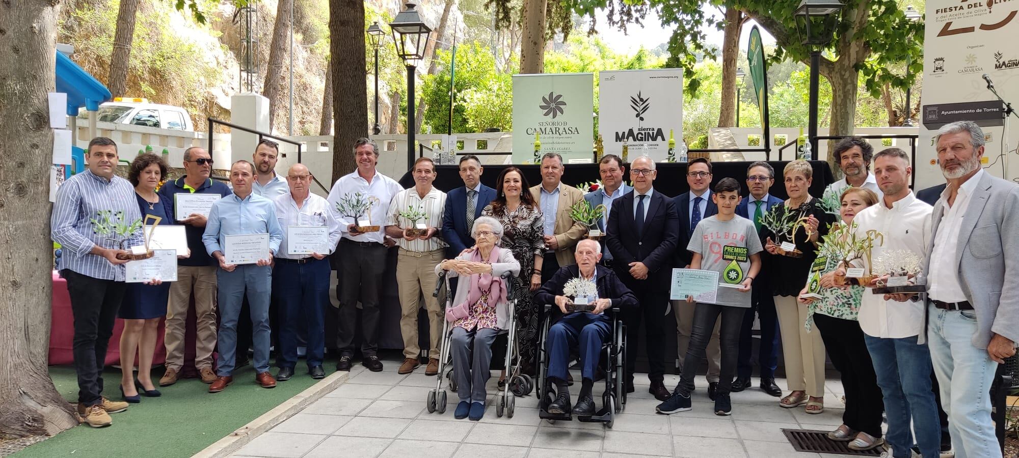 Foto de familia de los premiados de la DO &#039;Sierra Mágina&#039;.