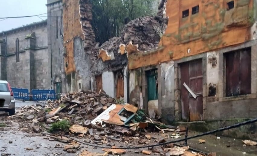 Edificio derrumbado en Betanzos