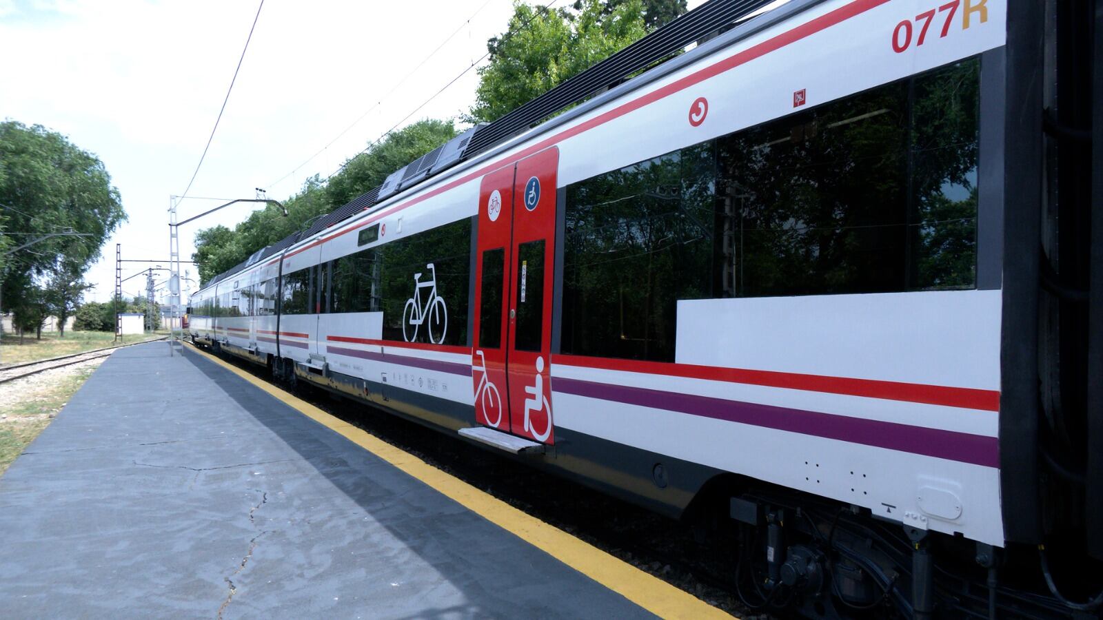 Renfe permitirá llevar bicicletas sin desmontar en trenes Avant y crea el billete “Tren + Bici” en servicios de Media Distancia