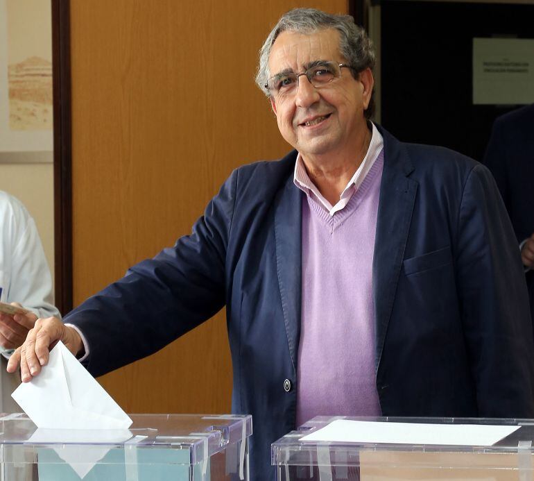José Ángel Narváez durante la votación en la UMA