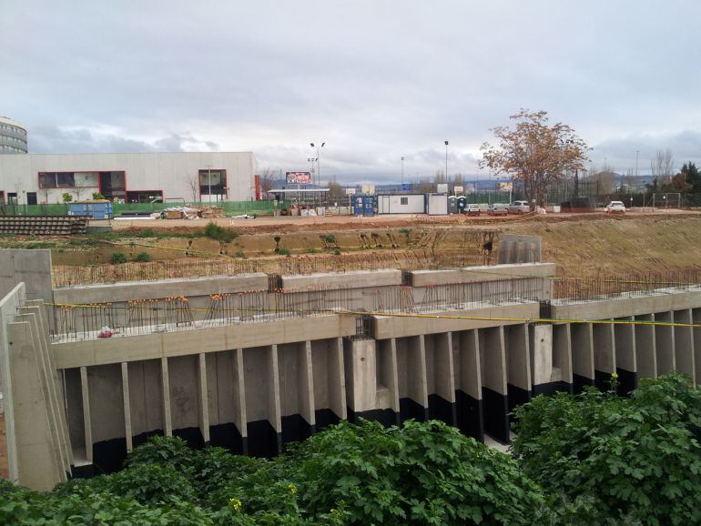 Imagen actual de las obras del AVE a su paso por La Chana, en la entrada a Granada