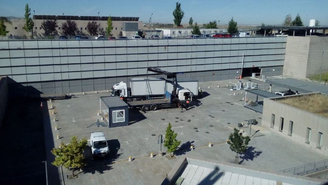 Instalación bloques prefabricados donde se ubicará la dirección de la Gerencia de Asistencia Sanitaria