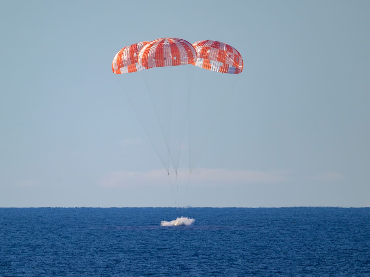 La Artemis II regresa con éxito a la Tierra y completa la histórica misión que ha rodeado la Luna