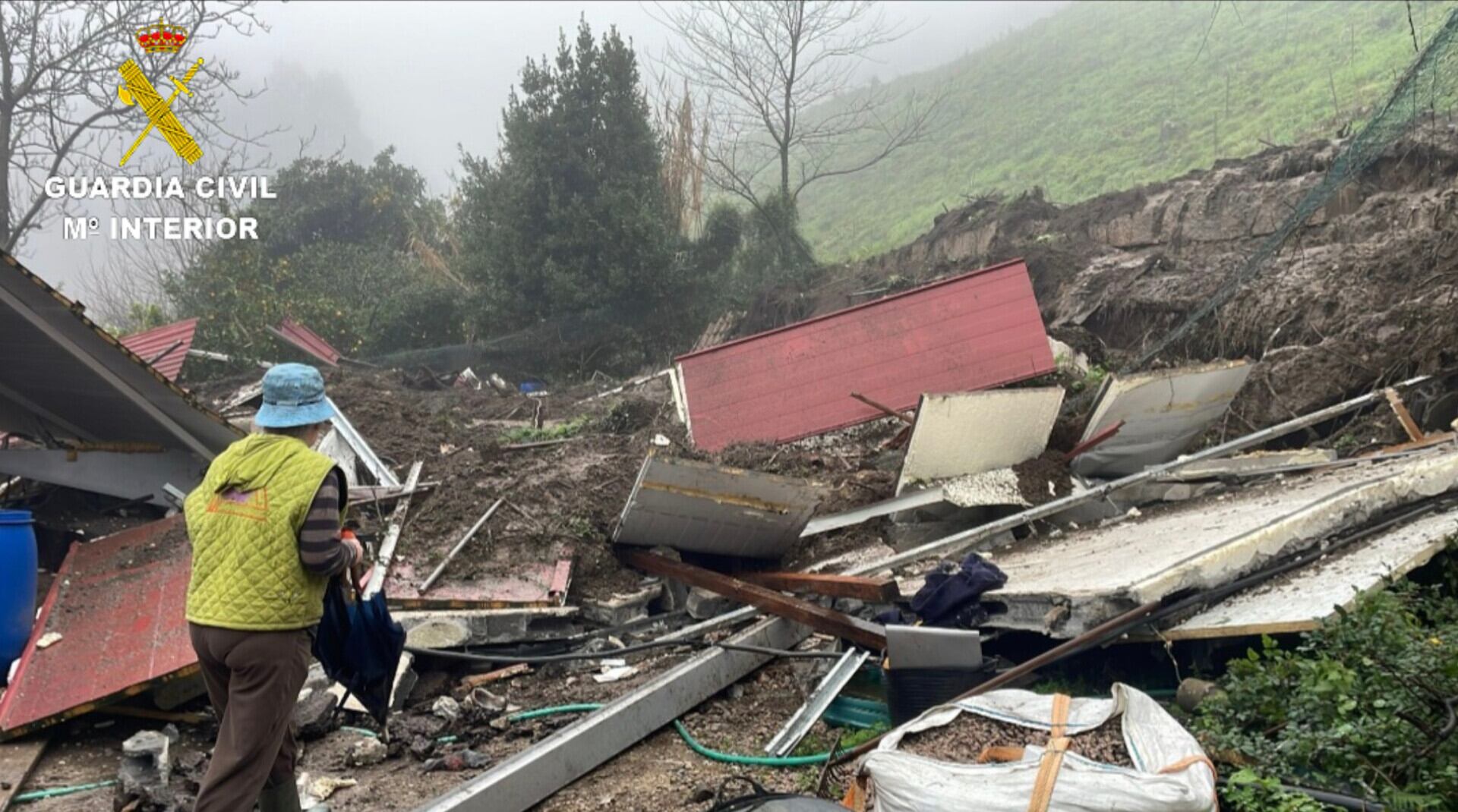 Un trabajador de 63 años ha sido rescatado este miércoles por los Bomberos y
